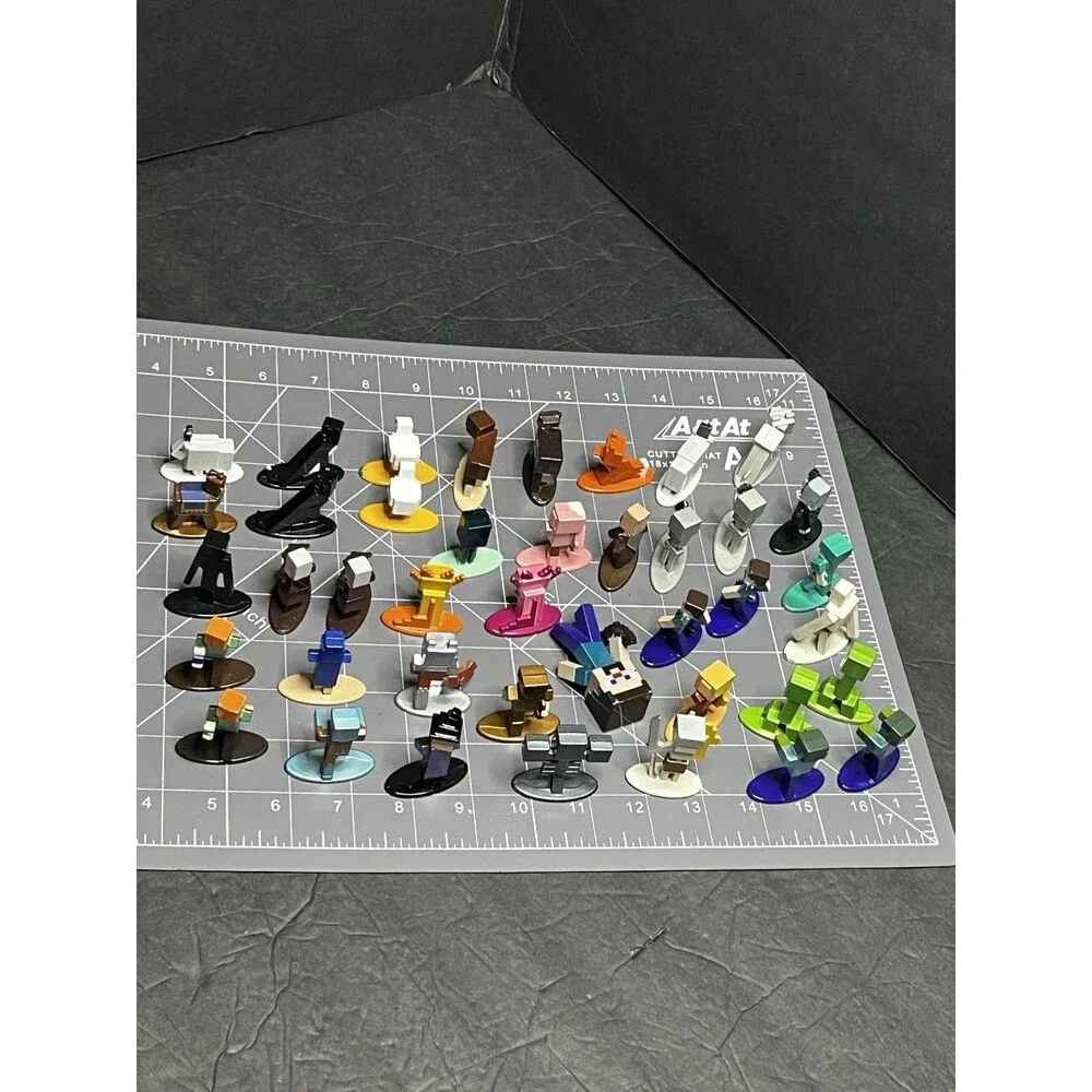 Minecraft Nano Metalfigs Minecraft Set of 40 Die Cast Collectible Figures...